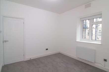 Burnham Court, London, Image 4