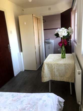 Room (Double), Sturgess Avenue, Hendon Central
