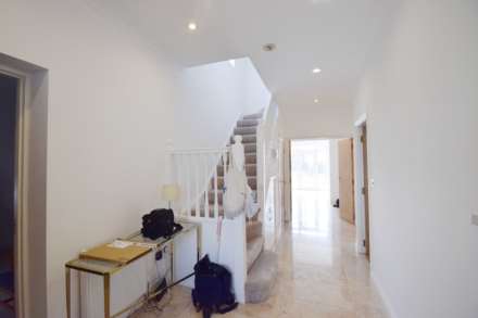Southfields, Hendon, Image 2