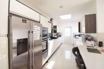 Southfields, Hendon, Image 5