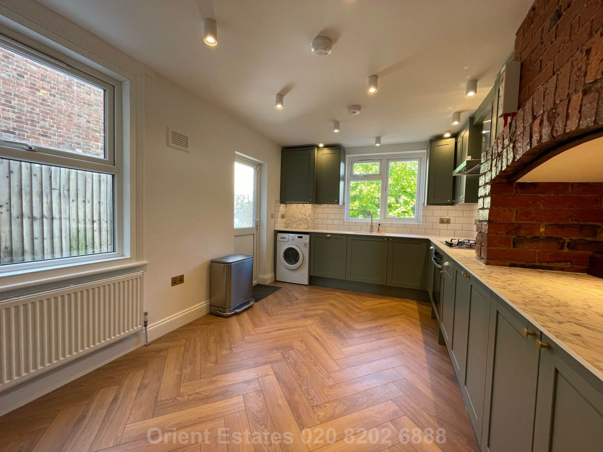 West Hendon Broadway, London, Image 2