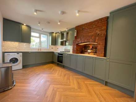 West Hendon Broadway, London, Image 1