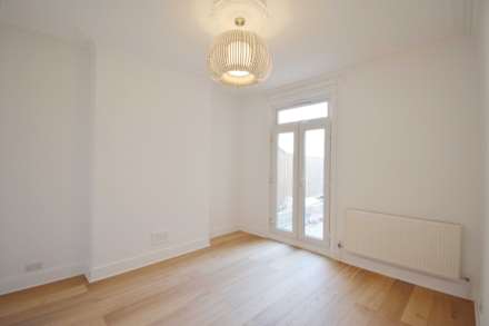 West Hendon Broadway, London, Image 4