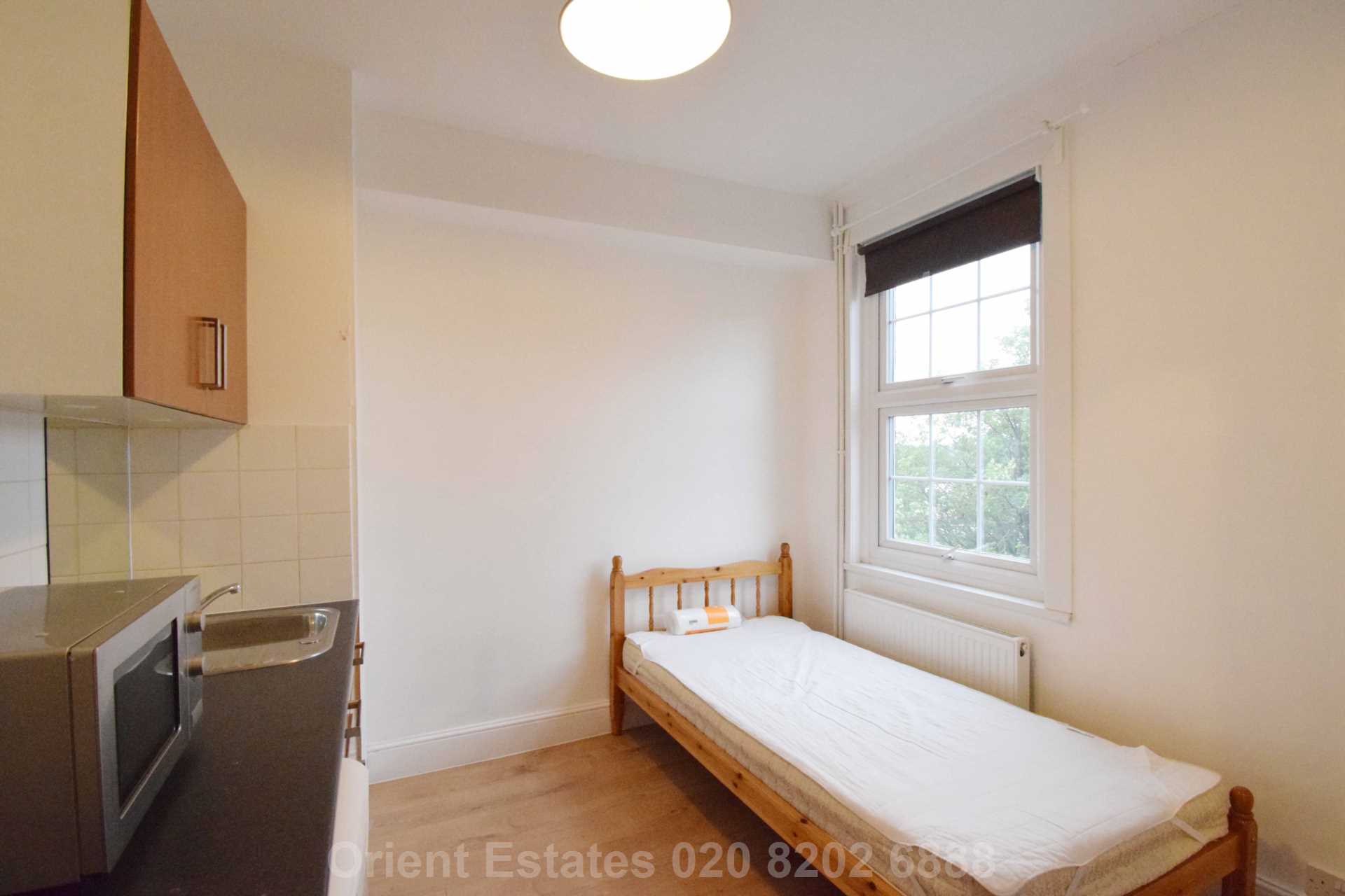 Station Road, London, Image 1
