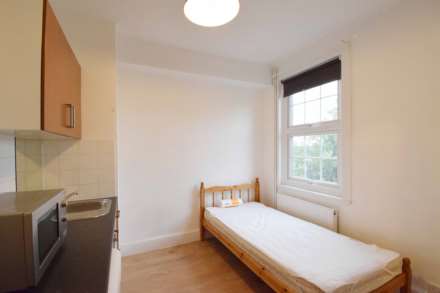 Station Road, London, Image 1