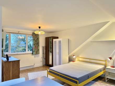 Woodstock Avenue, Golders Green, Image 2