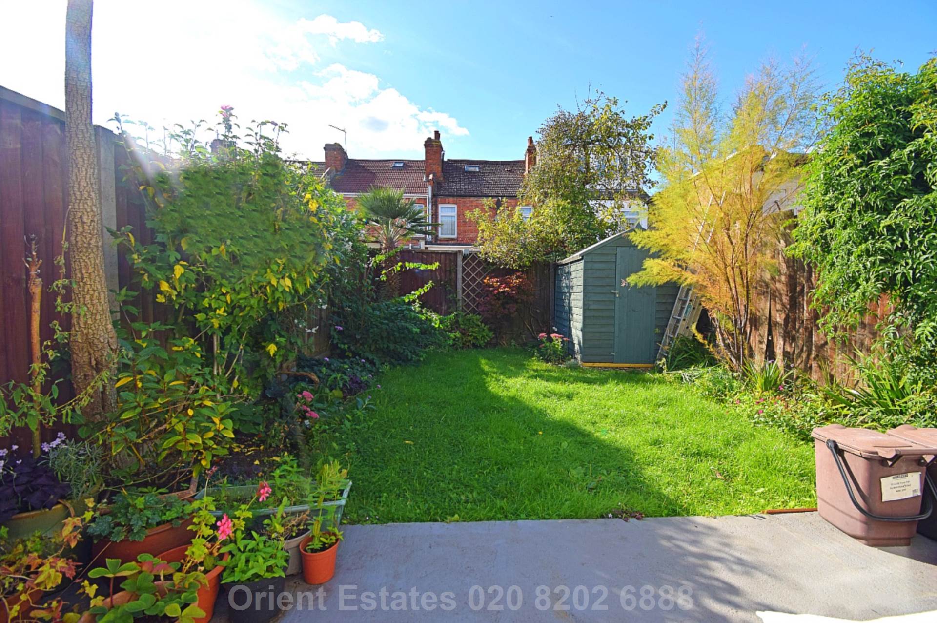 Bertram Road, London, Image 7