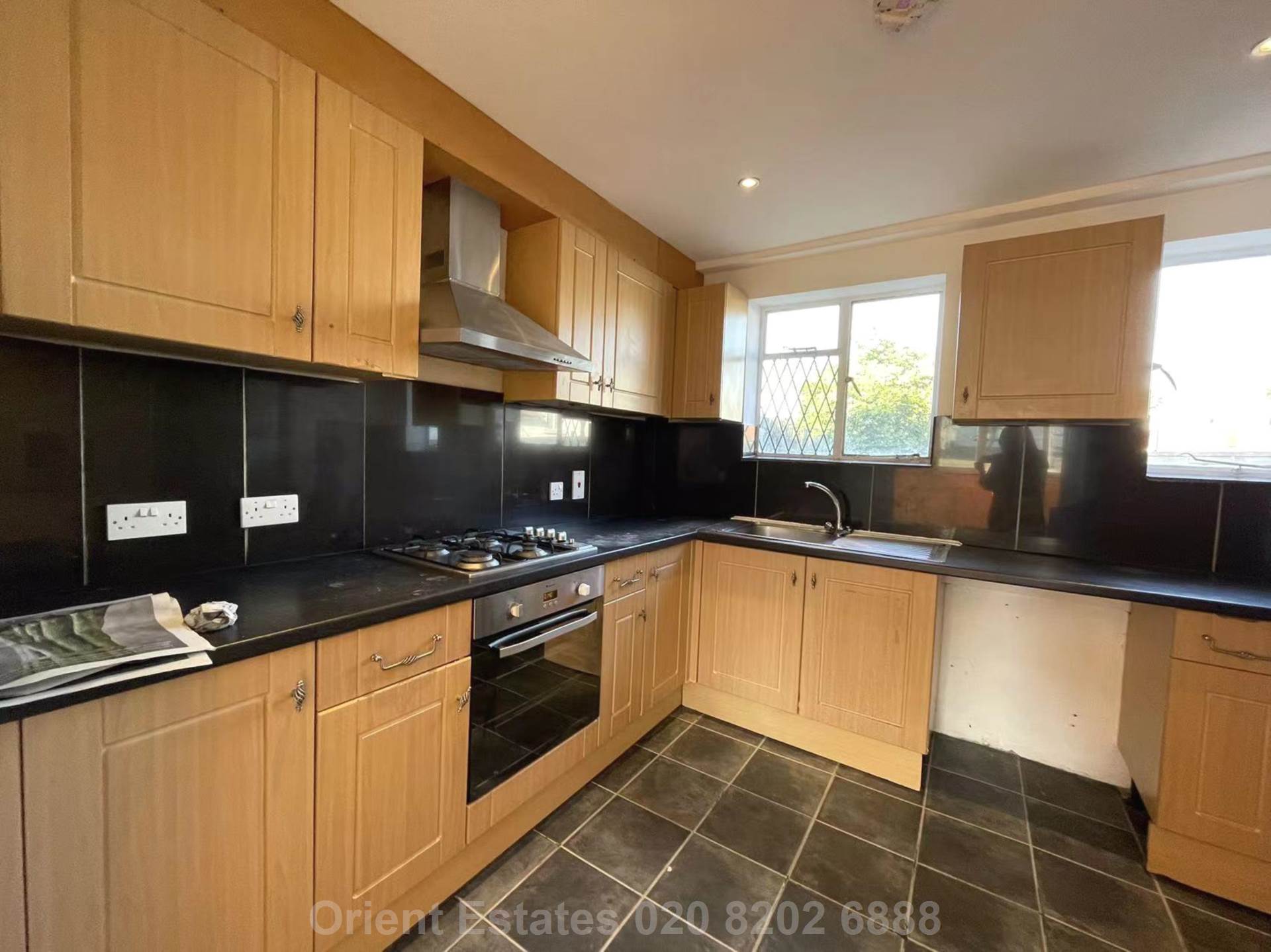 Sturgess Avenue, Hendon, Image 3