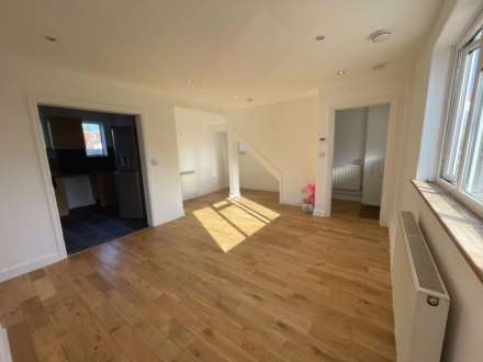 Sturgess Avenue, Hendon, Image 2