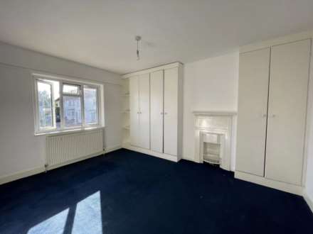 Sturgess Avenue, Hendon, Image 4