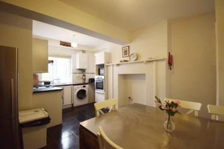Finchley Road, London, Image 3