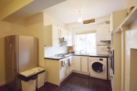Finchley Road, London, Image 4