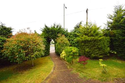 Selvage Lane, London, Image 8