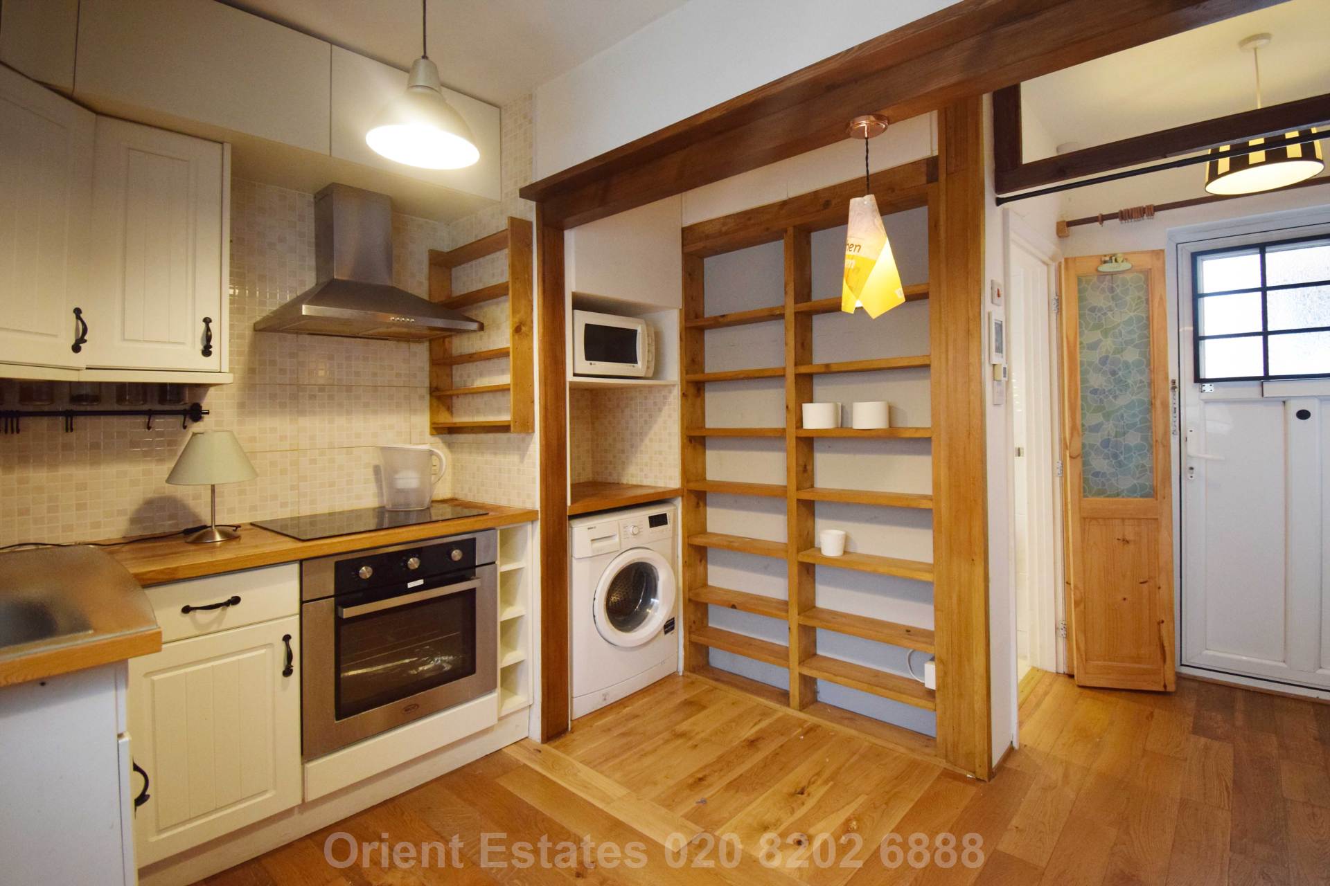 Golders Green Road, London, Image 1