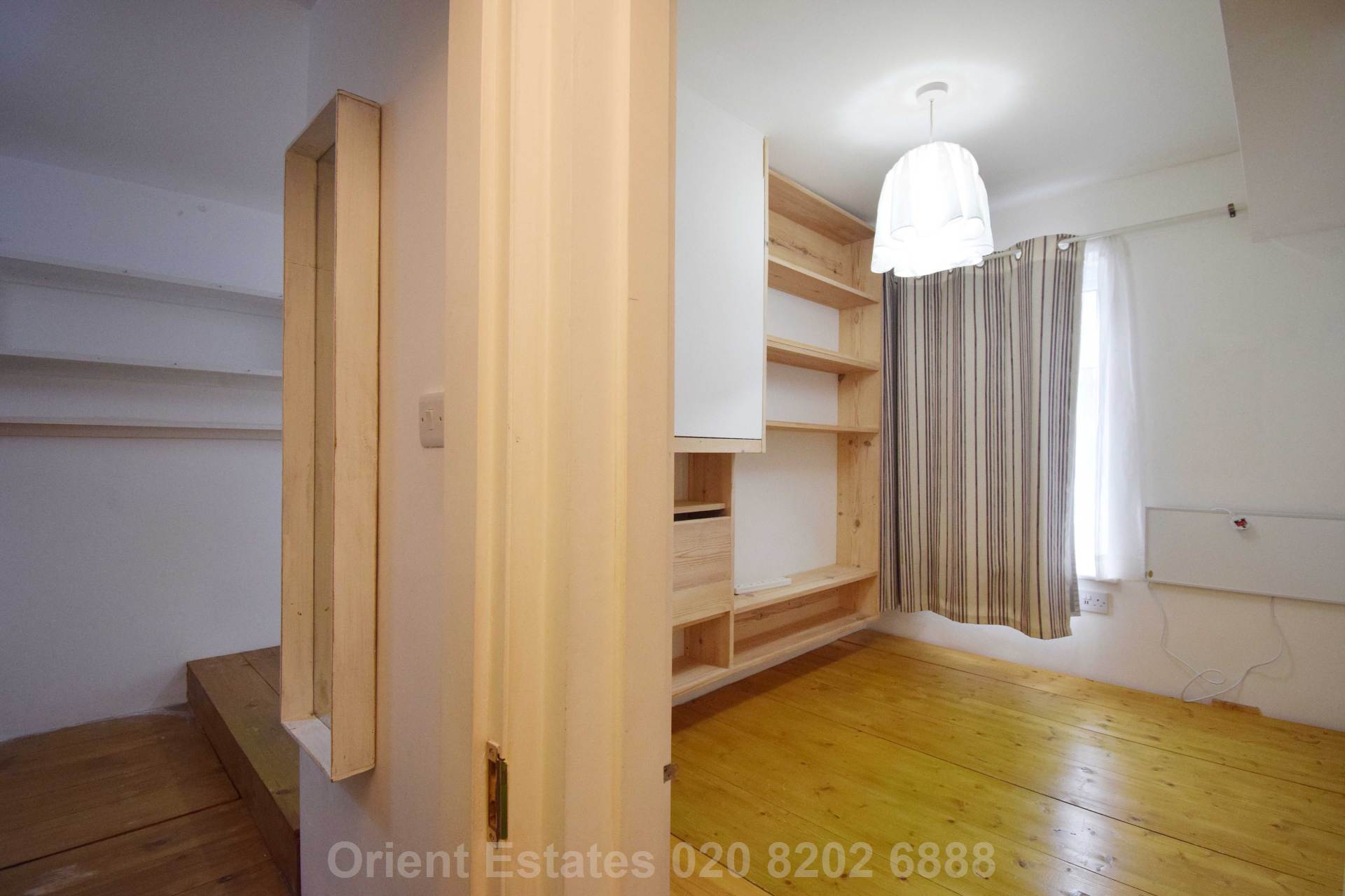 Golders Green Road, London, Image 4