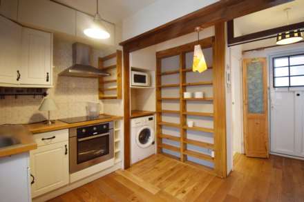 Golders Green Road, London, Image 1