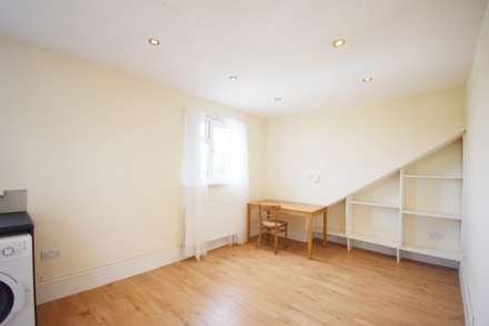 Audley Road, Hendon Central, Image 2