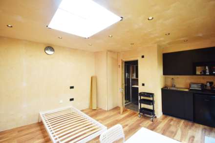 Hayes Crescent, London, Image 2