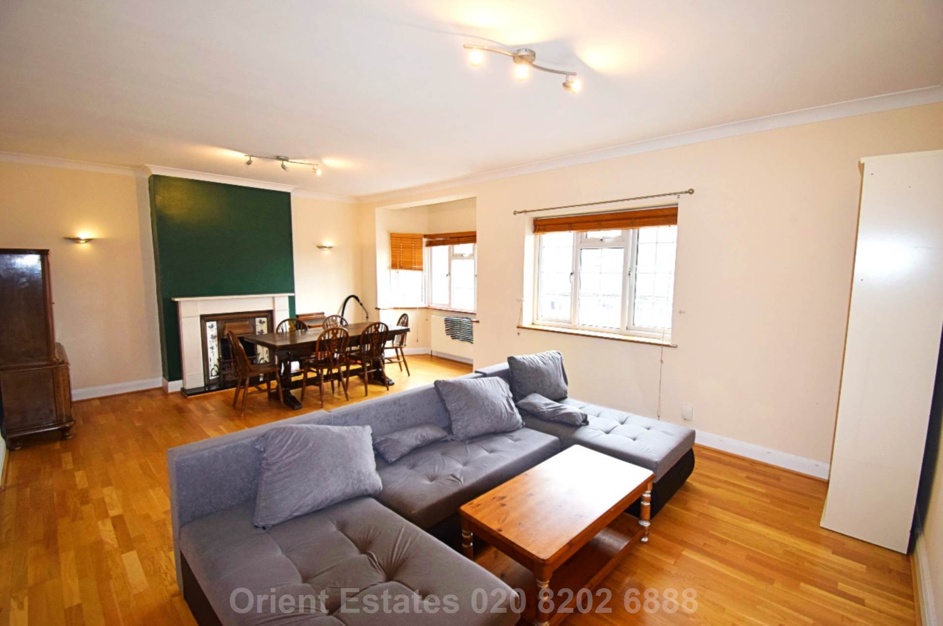 Vivian Avenue, Hendon Central, Image 2
