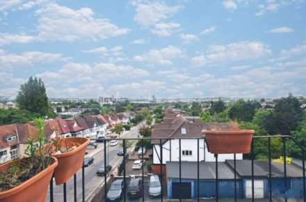 Vivian Avenue, Hendon Central, Image 8