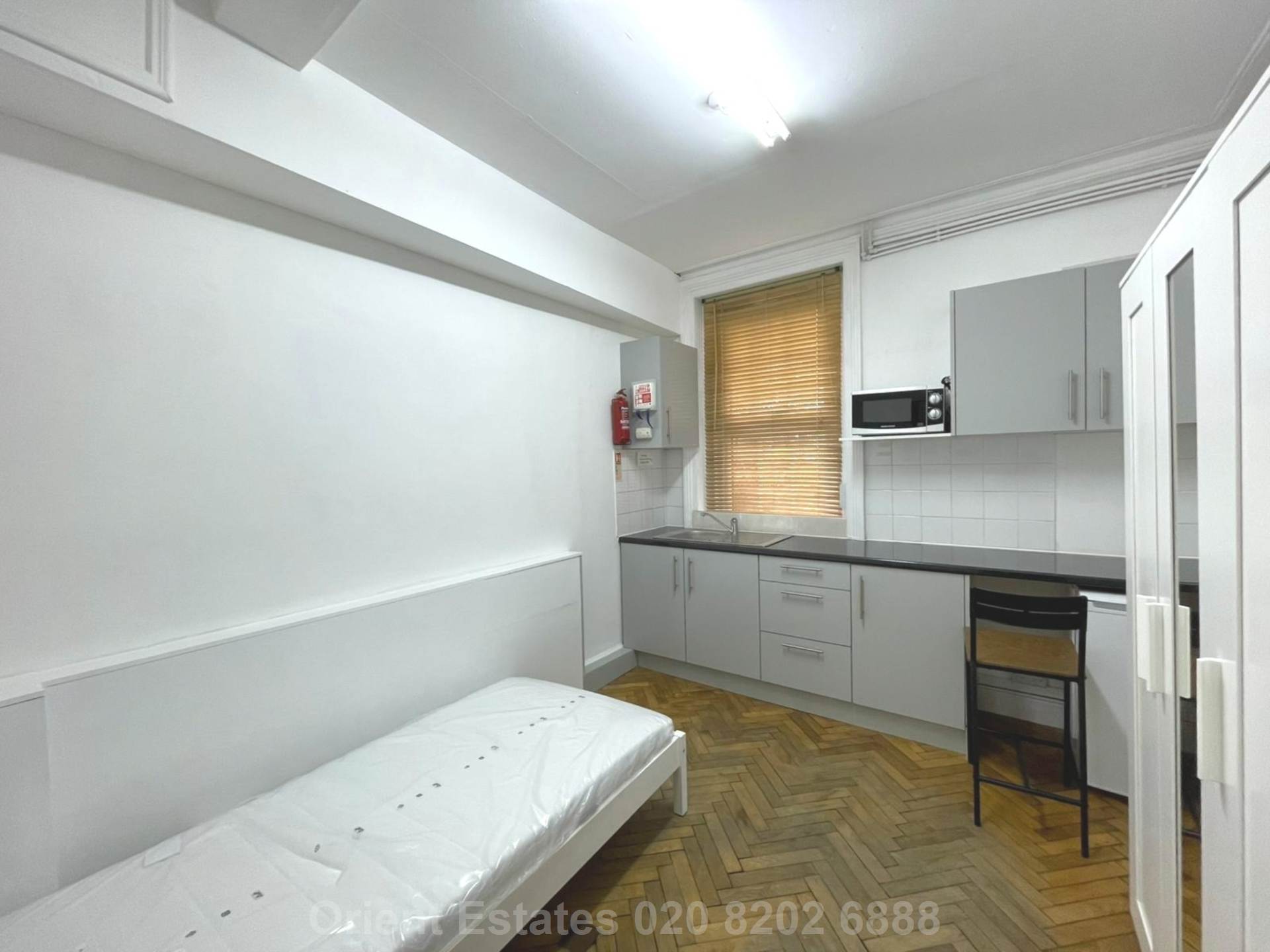 Station Road, London, Image 1