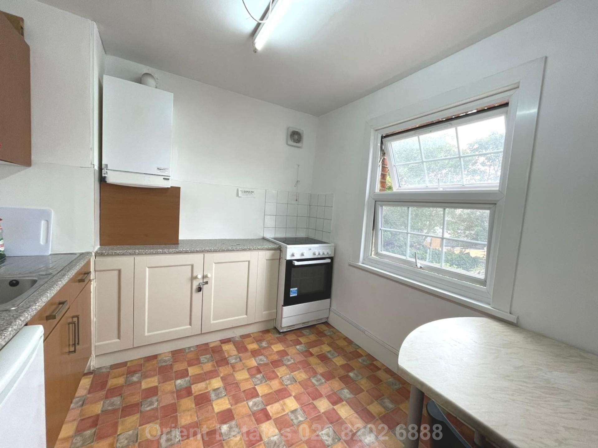 Station Road, London, Image 6