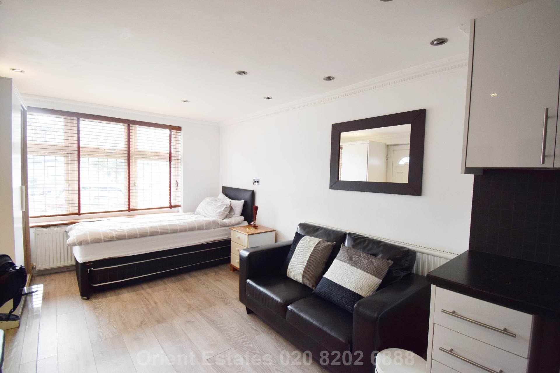 Vaughan Avenue, London, Image 1