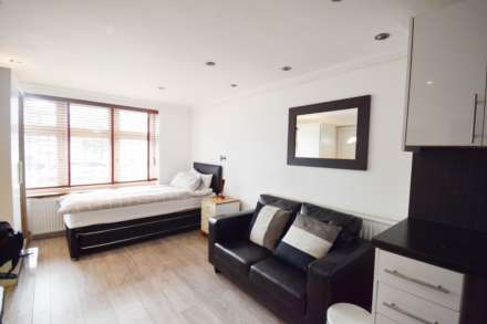 Vaughan Avenue, London, Image 1