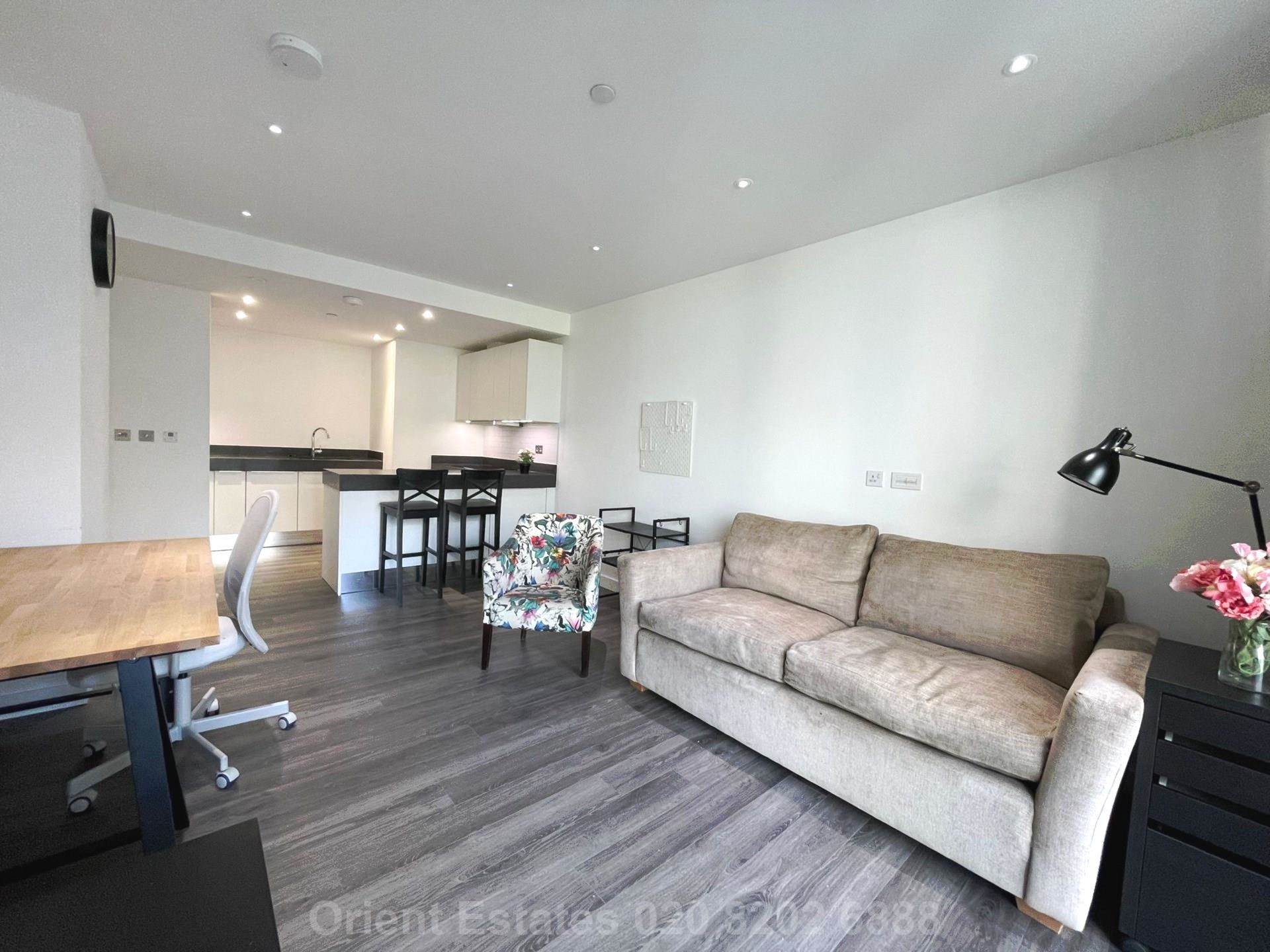 Chaucer Gardens, Aldgate East, Image 3