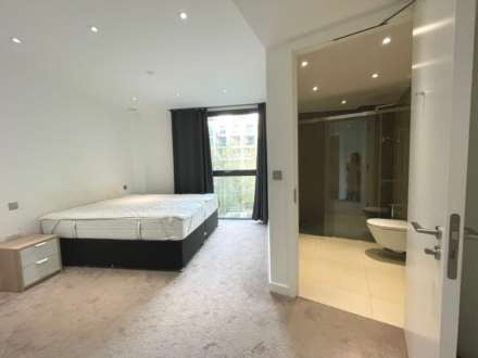 Chaucer Gardens, Aldgate East, Image 5