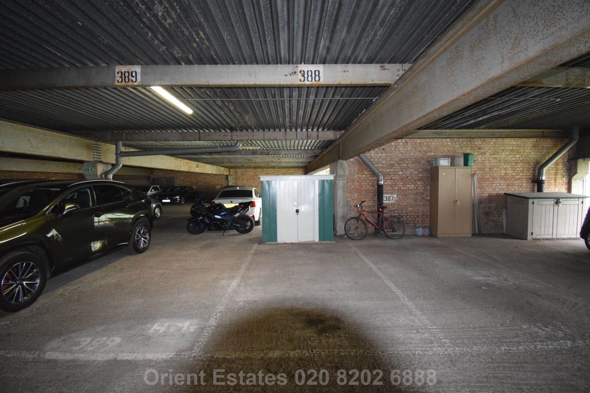 Station Road, London, Image 7