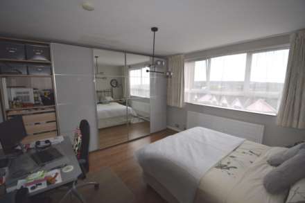 Station Road, London, Image 4