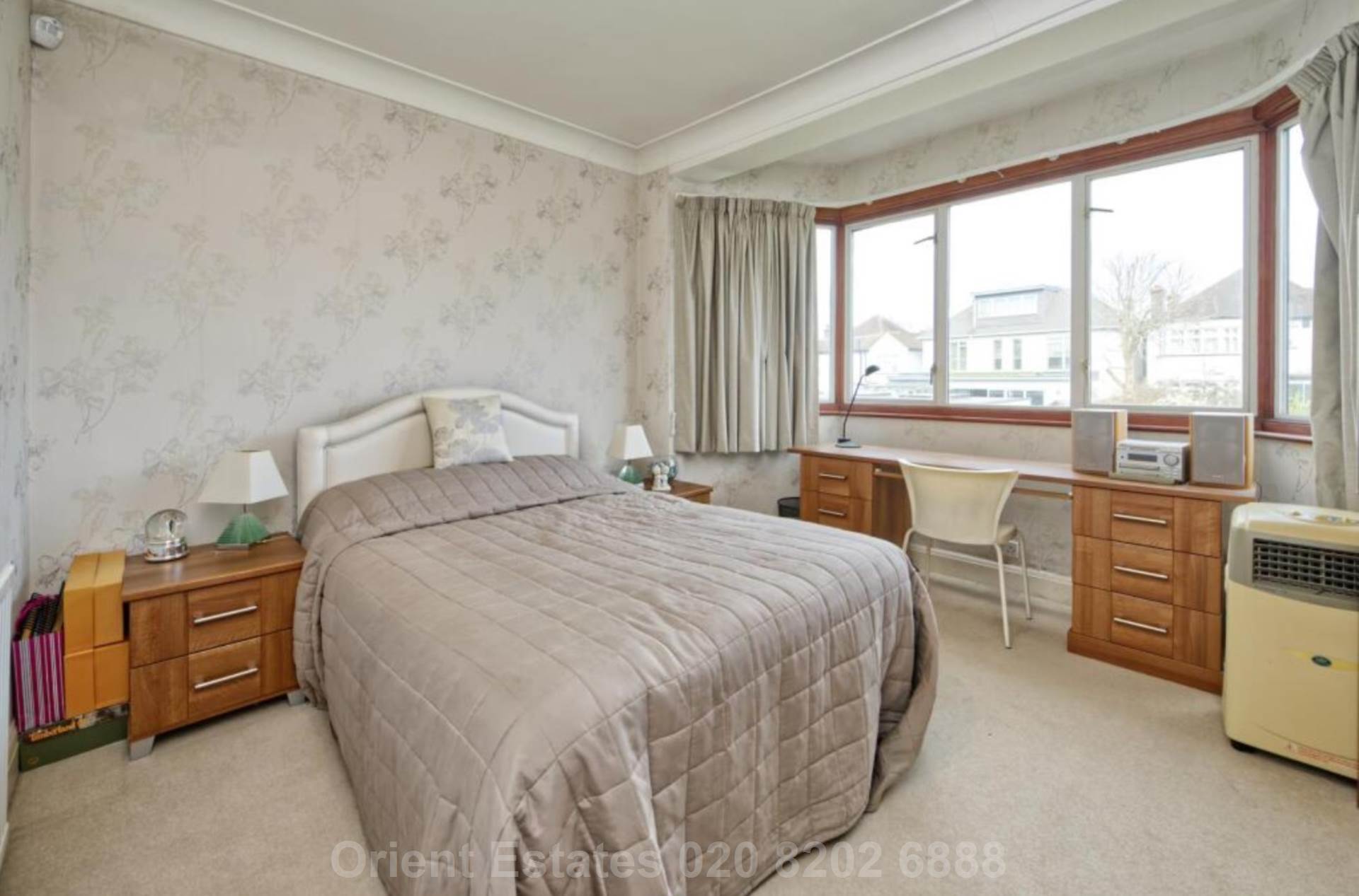 Vaughan Avenue, London, Image 6