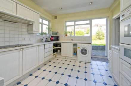 Vaughan Avenue, London, Image 3