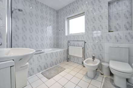 Vaughan Avenue, London, Image 5