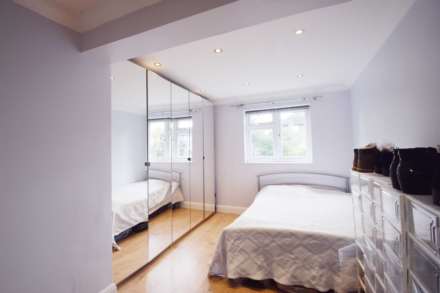 Greyhound Hill, London, Image 10