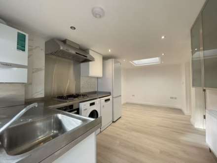 Southbourne Avenue, London, Image 2