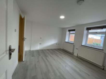 Southbourne Avenue, London, Image 4