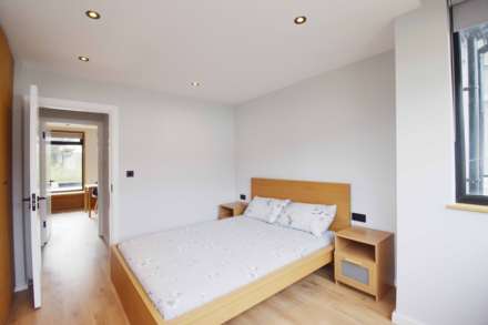 Hamilton Road, London, Image 4