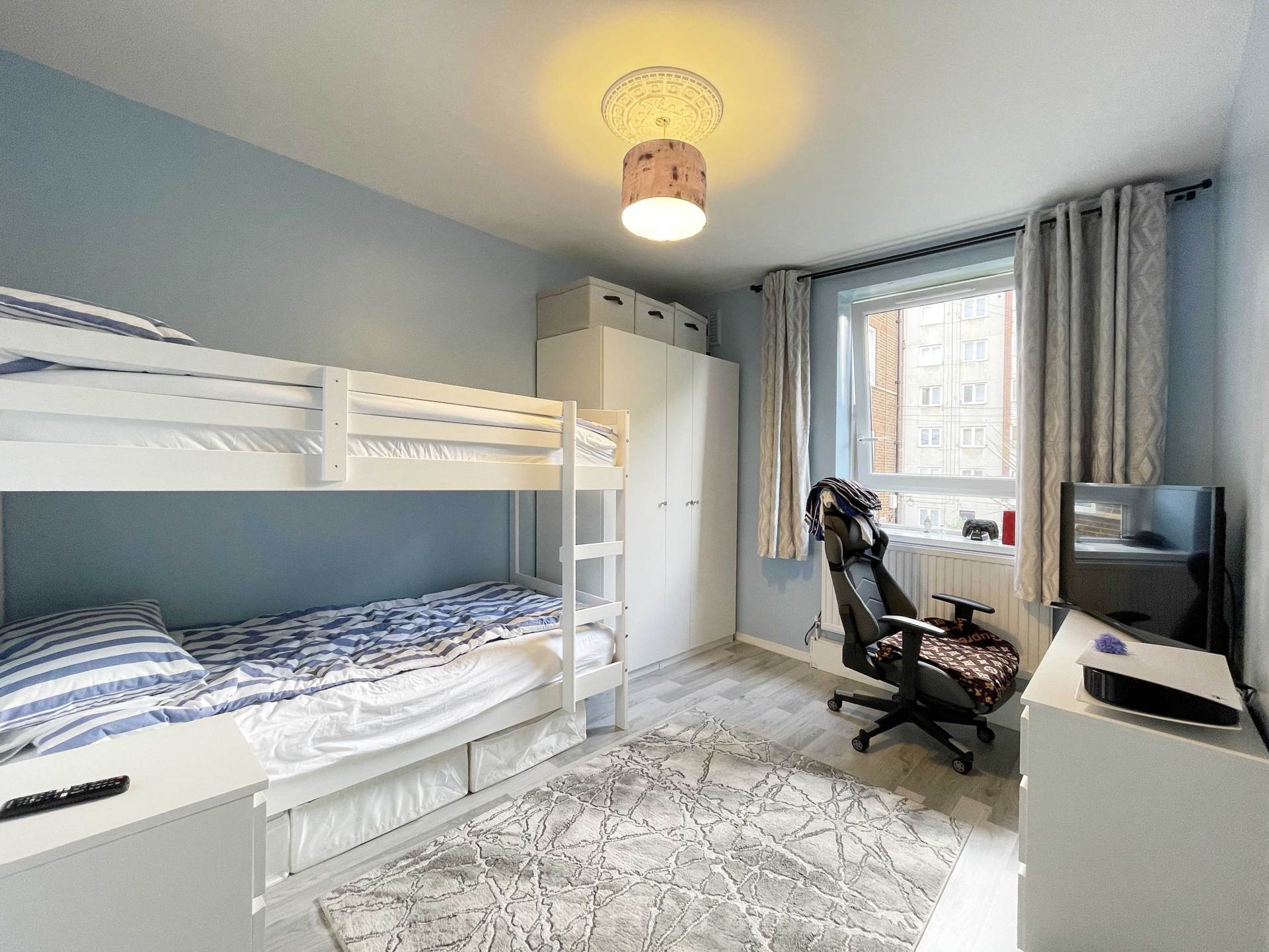 Field Road, Barons Court, Image 2