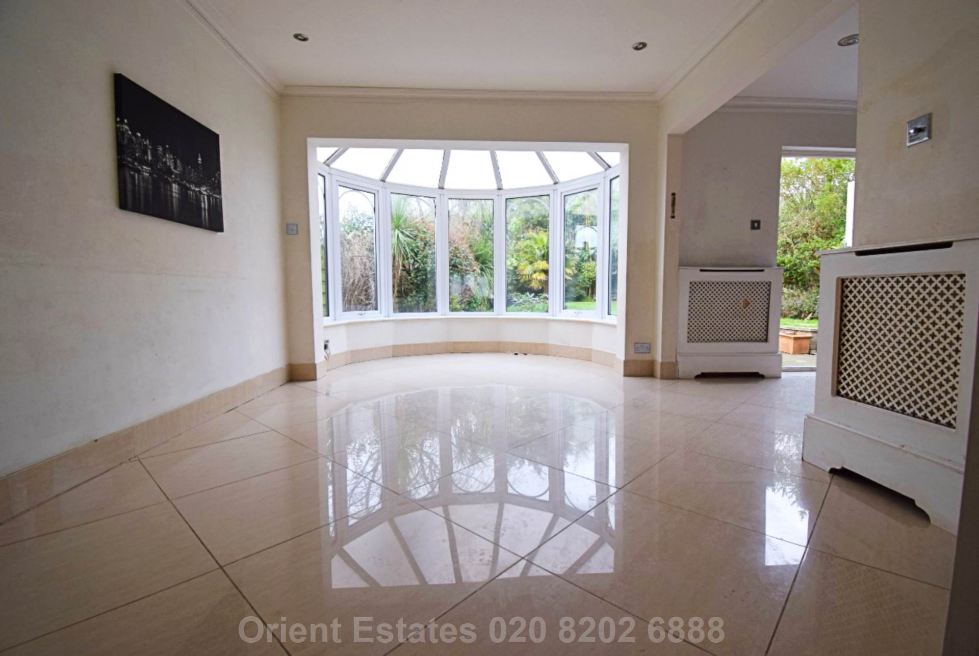 Vaughan Avenue, London, Image 4