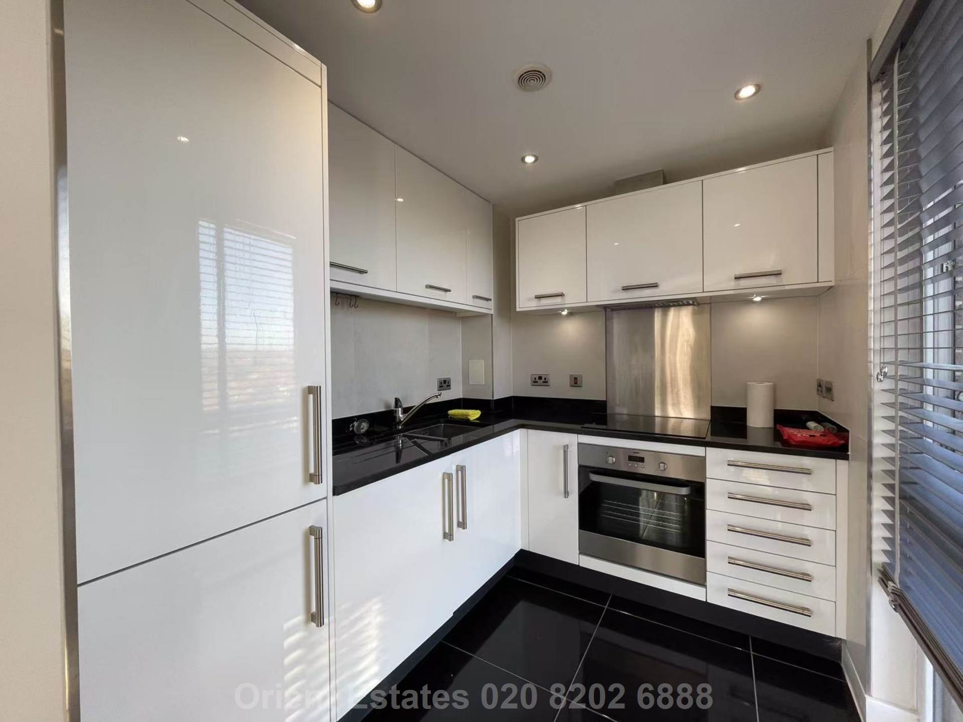 Charcot Road, London, Image 3