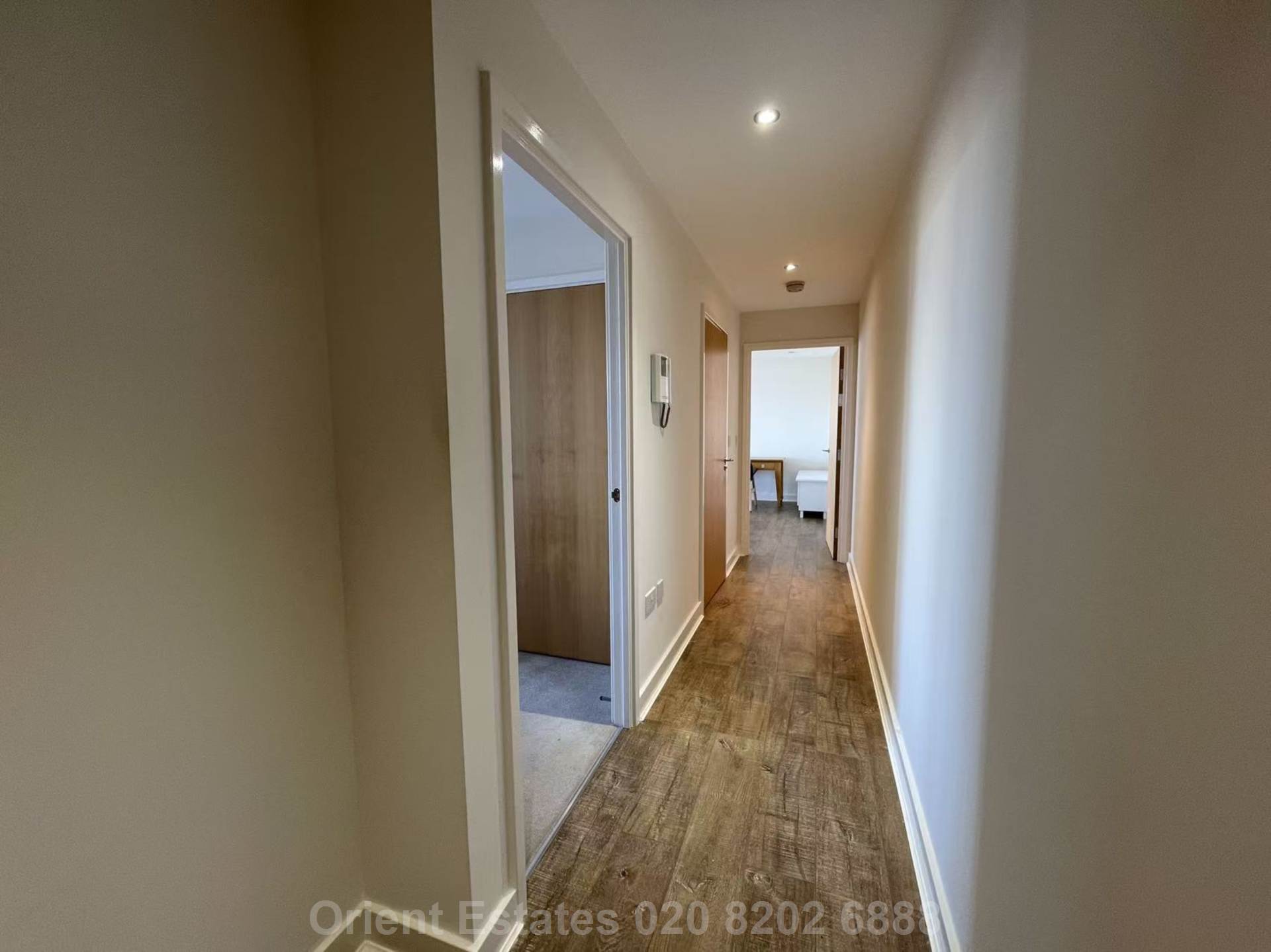 Charcot Road, London, Image 6