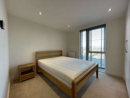 Charcot Road, London, Image 4