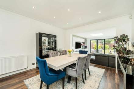 Cheyne Walk, London, Image 3