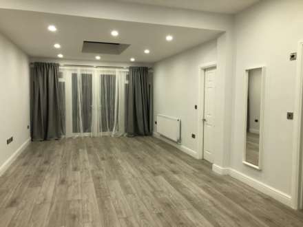 Rodborough Road, Golders Green, Image 2