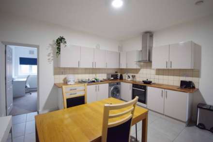 Montagu Road, London, Image 2