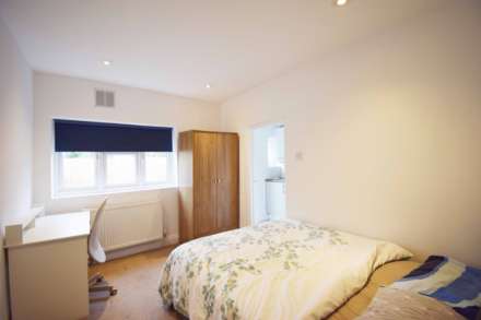 Montagu Road, London, Image 4