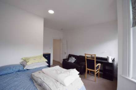 Montagu Road, London, Image 7