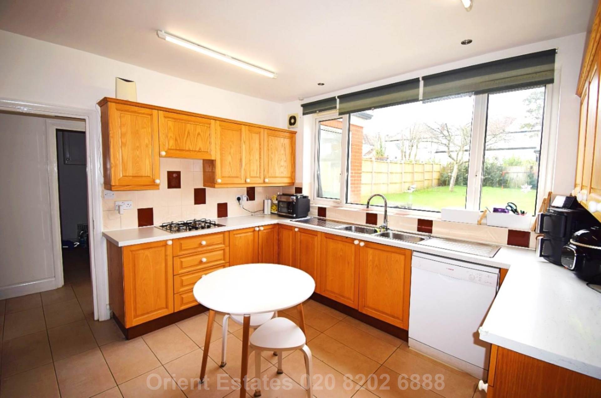 Crespigny Road, London, Image 4